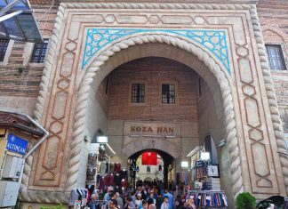 Koza Han | Bursa Tarihi İpekçiler Çarşısı Bursa Koza Han Giriş taç kapı