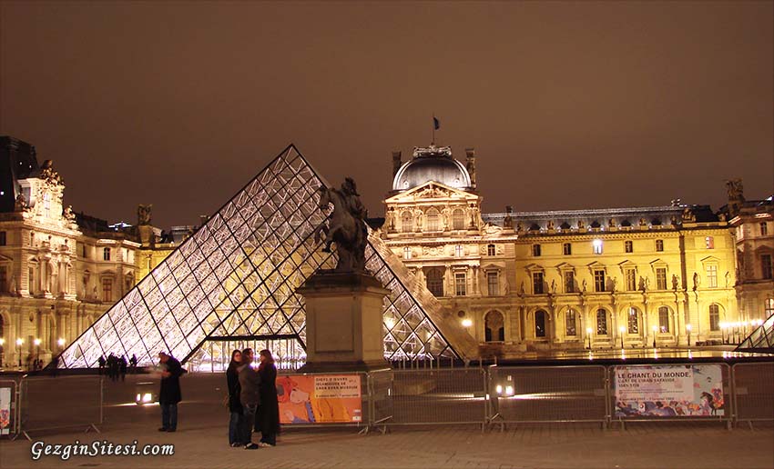 Louvre müzesi sanal tur