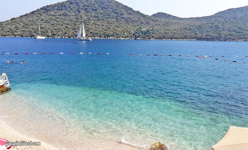 Kaş Olympos Mocamp plajı denizi