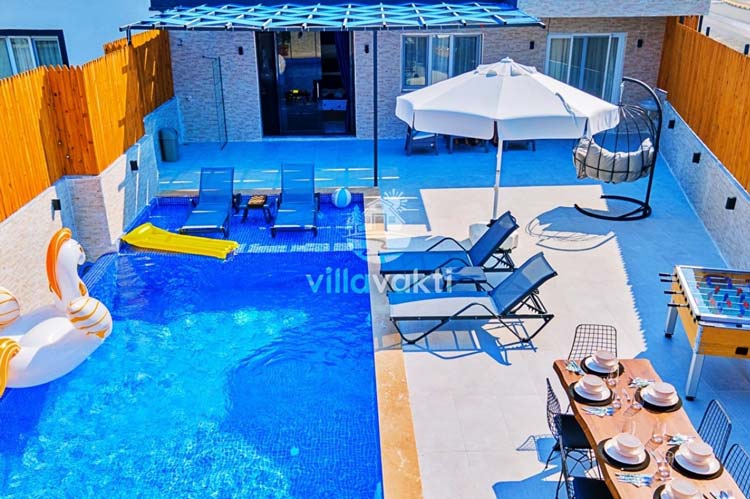 kiralık havuzlu villa