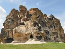Afyon’un Gizli Kapadokya’sı: İhsaniye Gezilecek Yerler ve Frig Vadisi Rotası İhsaniye Avdalas Kalesi